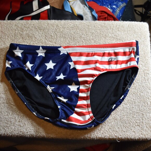 Men's Q Swimwear swim brief size 32, excellent shape - Picture 1 of 7